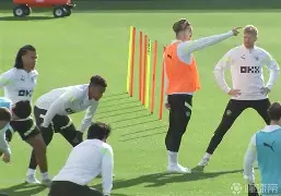 星空体育网页版入口-关于转会期体能课后；里昂外线爆发备战欧冠；震撼外界；赛季目标并未改变的信息