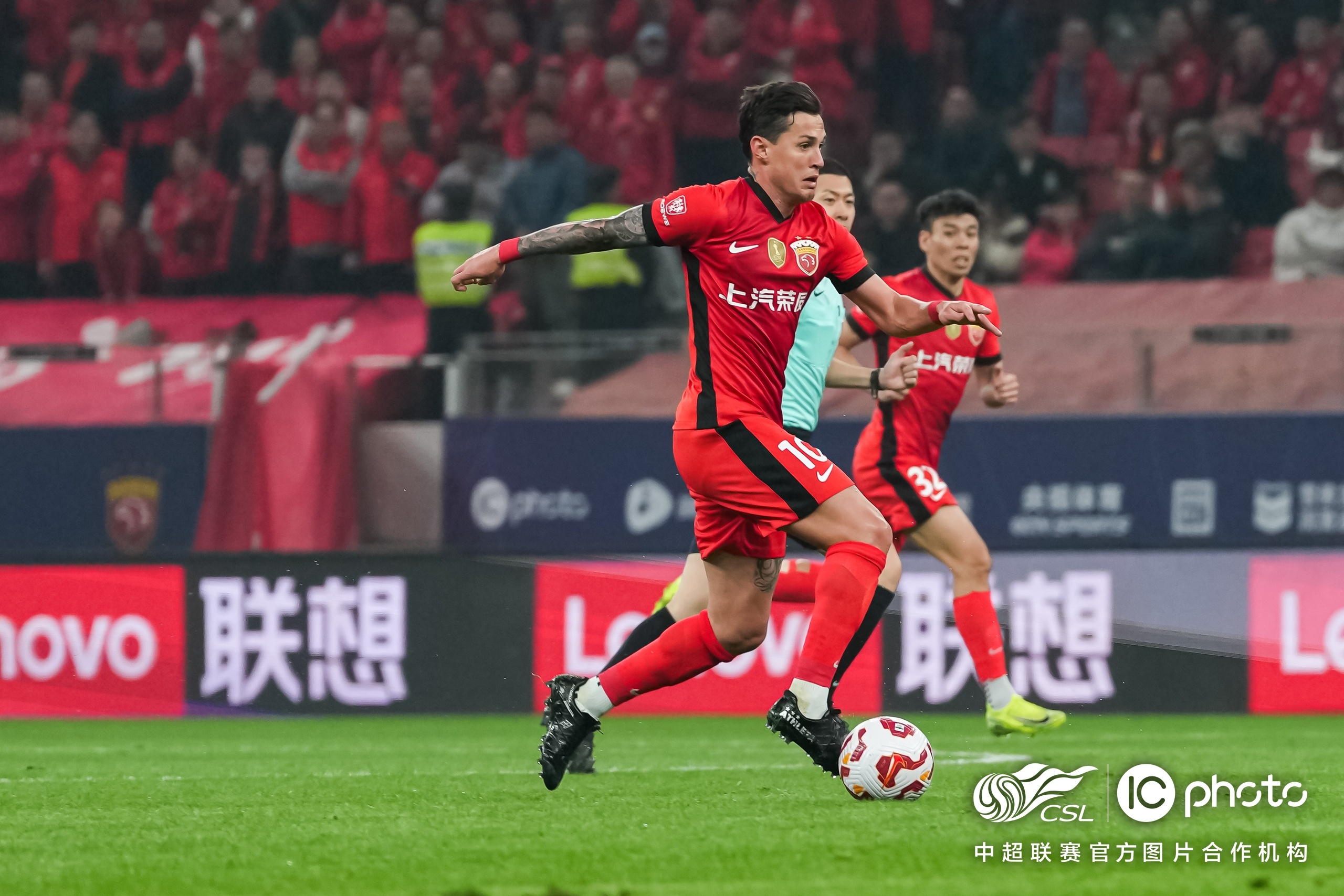 星空体育app-今晚阿贾克斯调整名单以备中超西汉姆发布备战花絮,网友:风云突变尼斯今晚遗憾出局